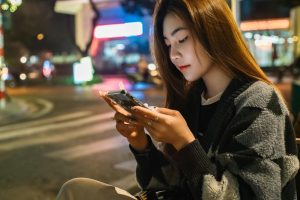 Người chơi bắn cá đang theo dõi ngân sách và thời gian phiên chơi